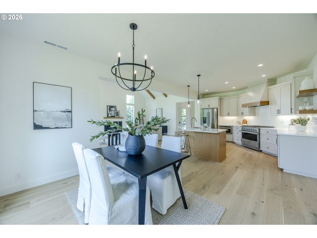 88368 JESSIE JAMES Ln, Veneta, OR 97487