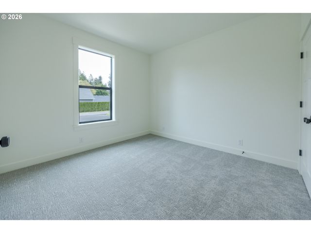 88368 JESSIE JAMES Ln, Veneta, OR 97487