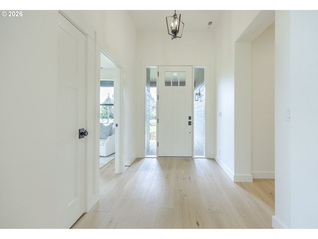 88368 JESSIE JAMES Ln, Veneta, OR 97487