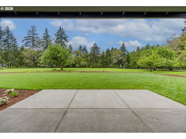 88368 JESSIE JAMES Ln, Veneta, OR 97487