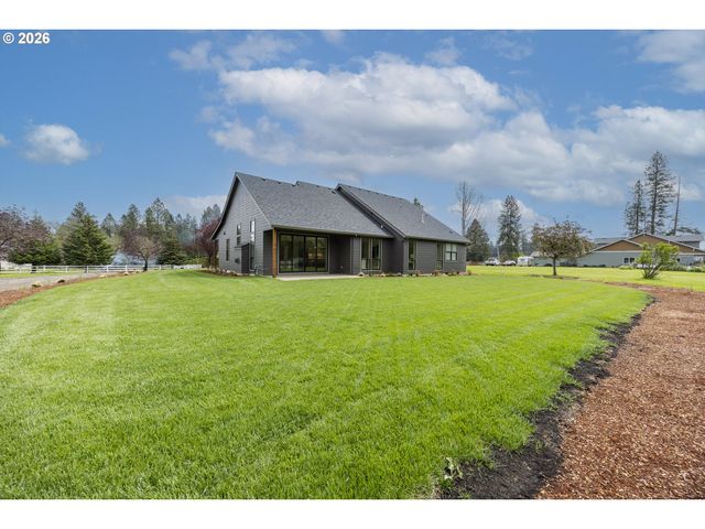 88368 JESSIE JAMES Ln, Veneta, OR 97487