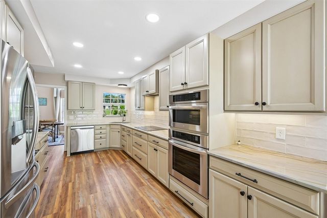 404 CARDIFF ROAD 17, Venice, FL 34293