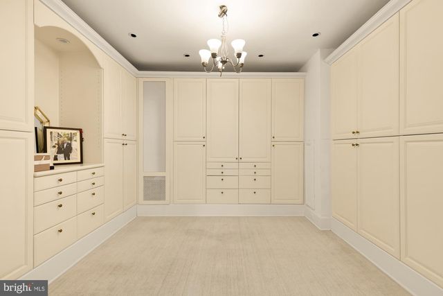 2137 R ST NW, Washington, DC 20008