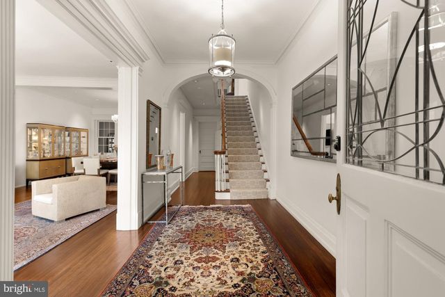 2137 R ST NW, Washington, DC 20008