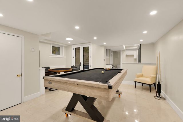 2137 R ST NW, Washington, DC 20008