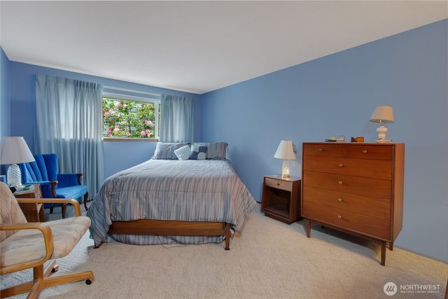 5242 N 10th Street, Tacoma, WA 98406