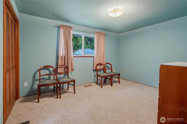 5242 N 10th Street, Tacoma, WA 98406