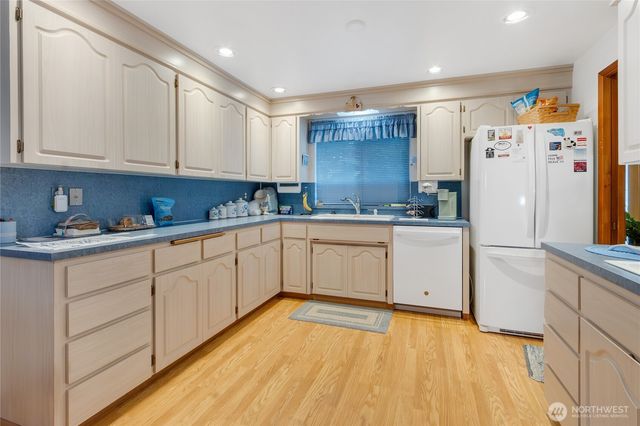 5242 N 10th Street, Tacoma, WA 98406