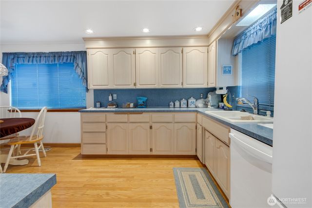 5242 N 10th Street, Tacoma, WA 98406