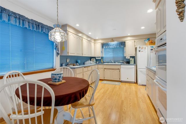 5242 N 10th Street, Tacoma, WA 98406