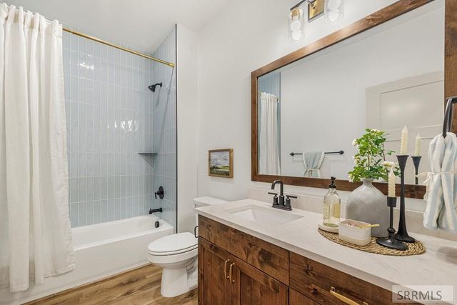 315 Meadow Walk Dr, Shelley, ID 83274