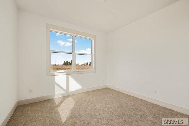 315 Meadow Walk Dr, Shelley, ID 83274