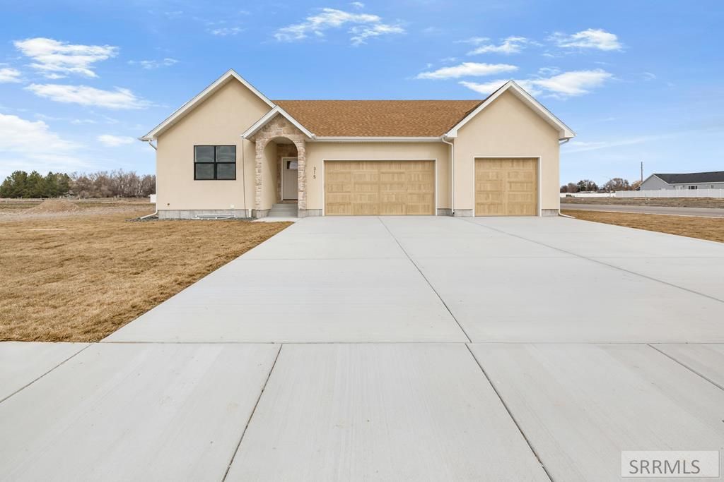 315 Meadow Walk Dr, Shelley, ID 83274