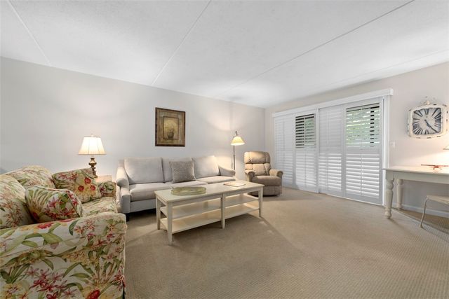 650 Greenwich Avenue 7-109, West Warwick, RI 02893