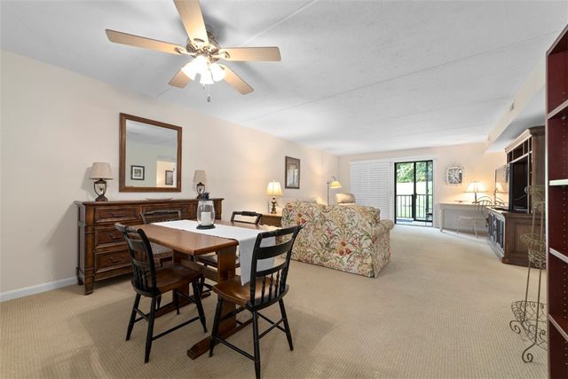 650 Greenwich Avenue 7-109, West Warwick, RI 02893