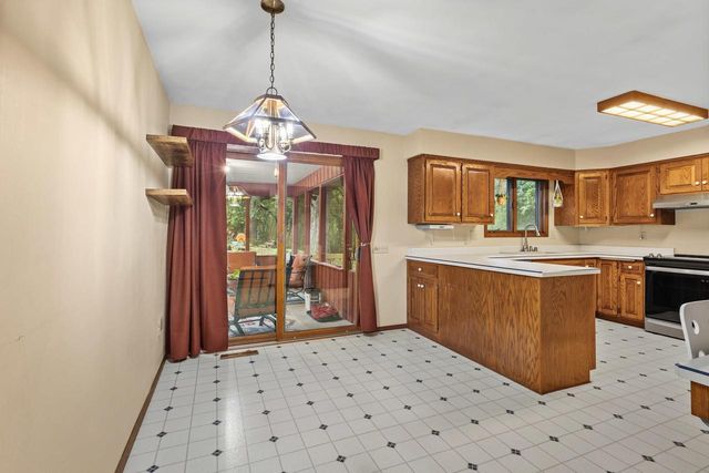8773 Airport Road, Middleton, WI 53562