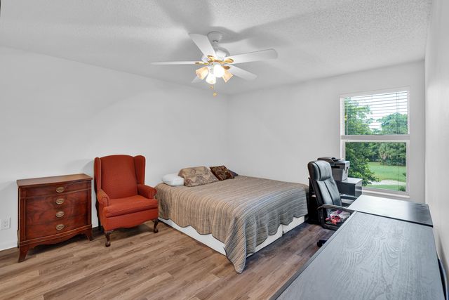 8400 LAGOS DE CAMPO Boulevard 305, Tamarac, FL 33321