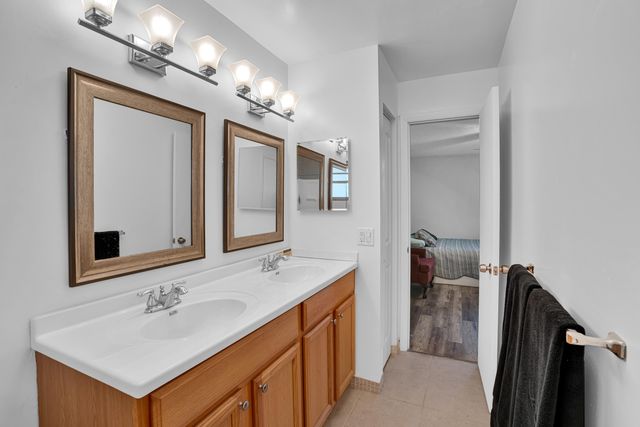 8400 LAGOS DE CAMPO Boulevard 305, Tamarac, FL 33321