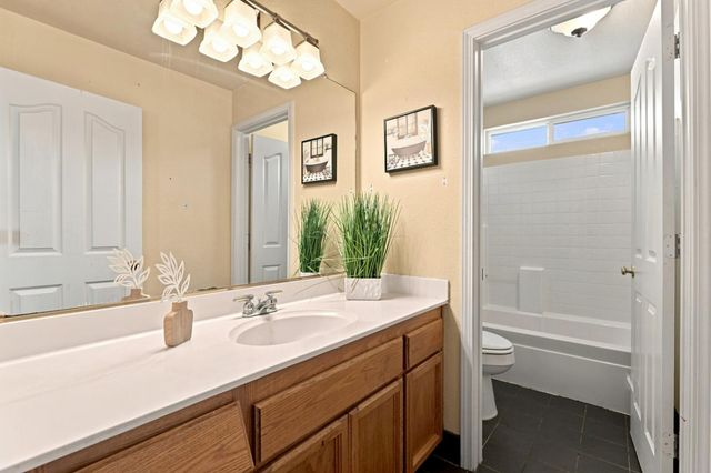 8784 Hawkesbury Ct, Elk Grove, CA 95624