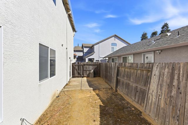 8784 Hawkesbury Ct, Elk Grove, CA 95624