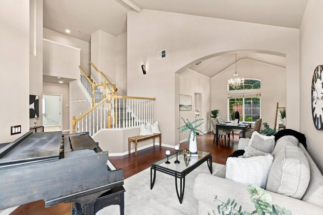8784 Hawkesbury Ct, Elk Grove, CA 95624