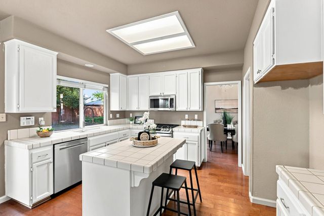 8784 Hawkesbury Ct, Elk Grove, CA 95624