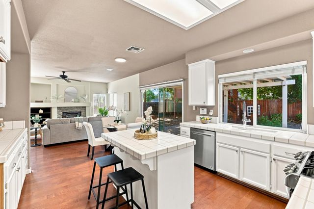 8784 Hawkesbury Ct, Elk Grove, CA 95624