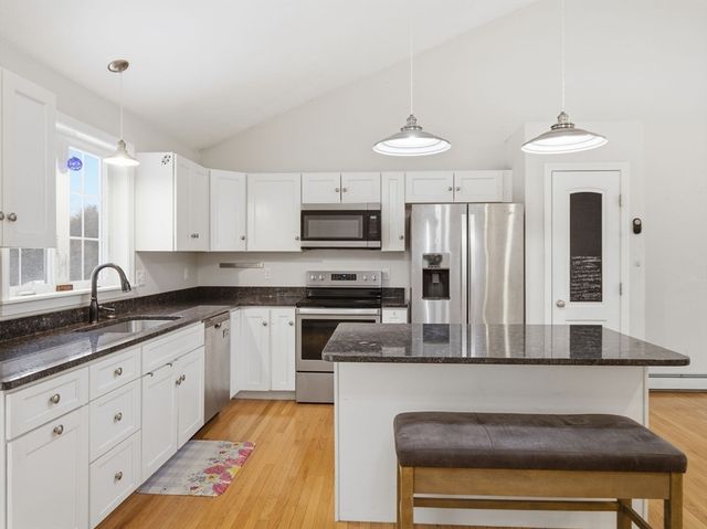 661 Wheelwright Rd, Barre, MA 01005