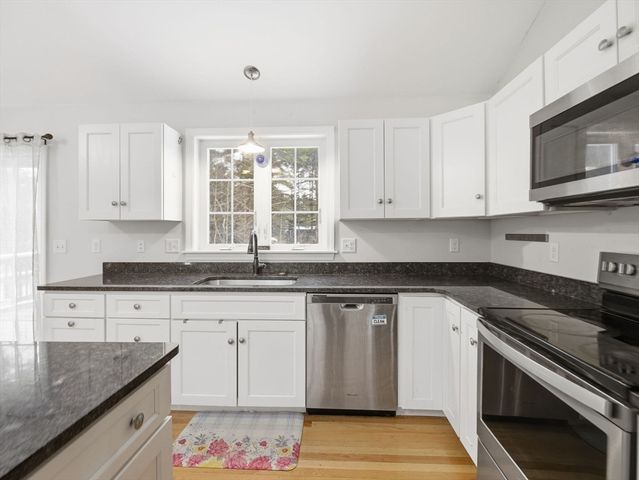 661 Wheelwright Rd, Barre, MA 01005