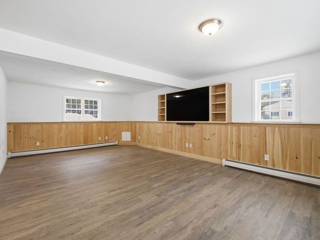 661 Wheelwright Rd, Barre, MA 01005