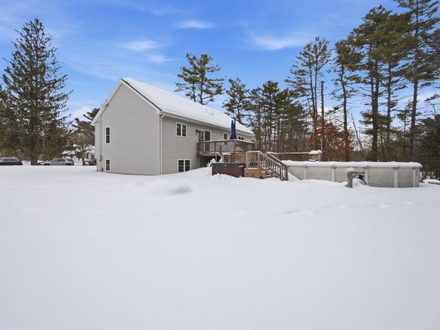 661 Wheelwright Rd, Barre, MA 01005
