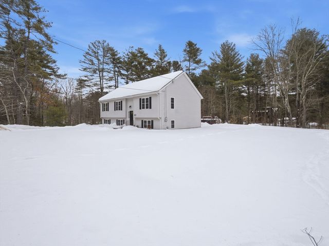 661 Wheelwright Rd, Barre, MA 01005