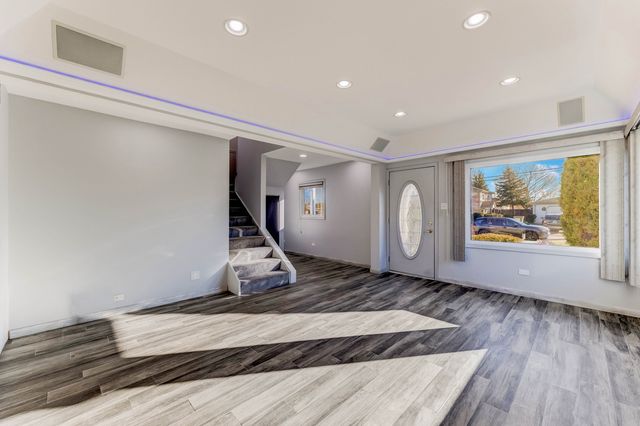 7806 W 83rd Street, Bridgeview, IL 60455