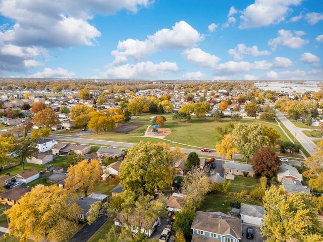 7806 W 83rd Street, Bridgeview, IL 60455