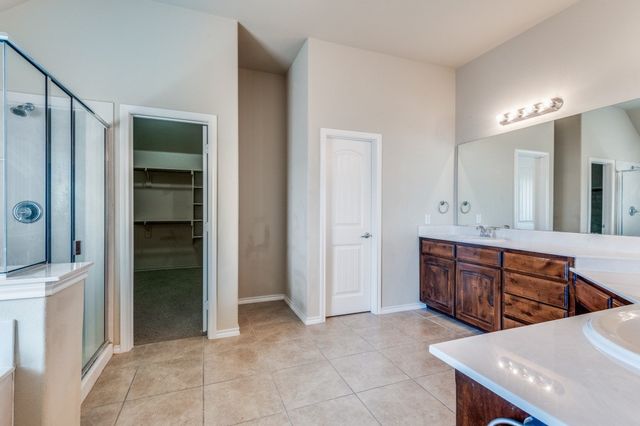 2904 Crystal Way, Grand Prairie, TX 75052