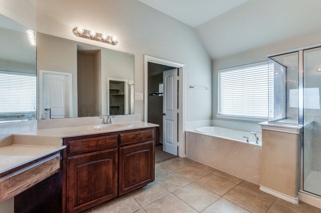 2904 Crystal Way, Grand Prairie, TX 75052