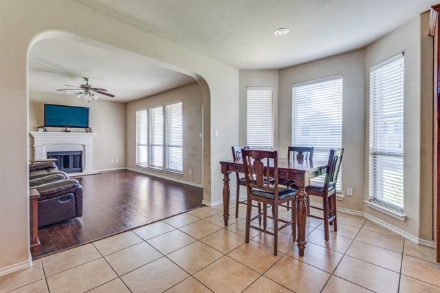 2904 Crystal Way, Grand Prairie, TX 75052