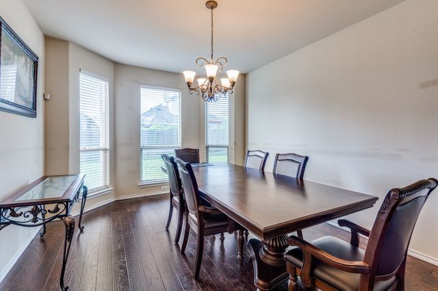2904 Crystal Way, Grand Prairie, TX 75052