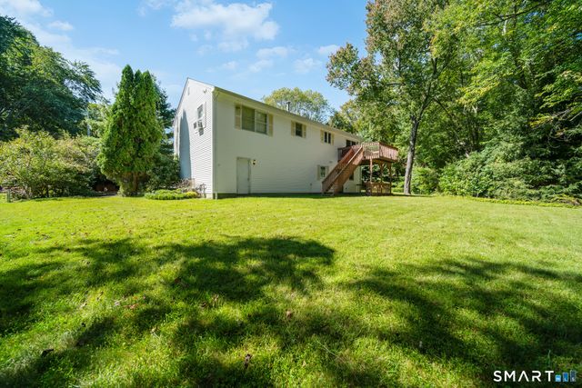 8 Wills Road, Newtown, CT 06470