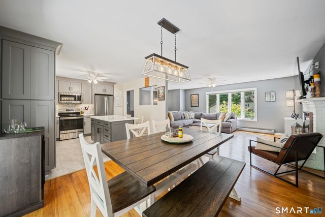 8 Wills Road, Newtown, CT 06470