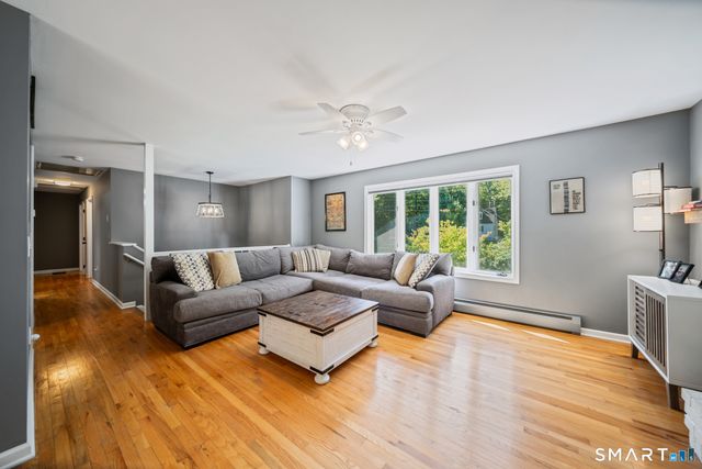 8 Wills Road, Newtown, CT 06470