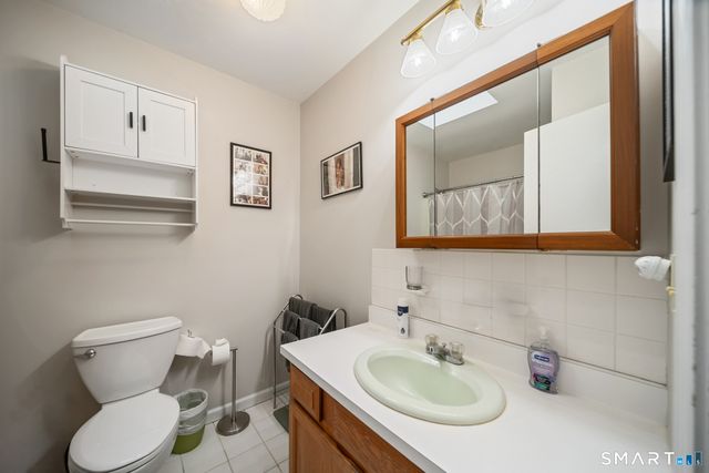 8 Wills Road, Newtown, CT 06470