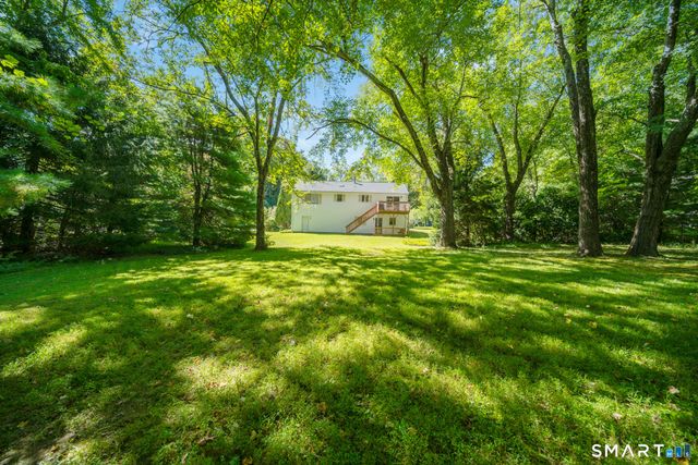 8 Wills Road, Newtown, CT 06470