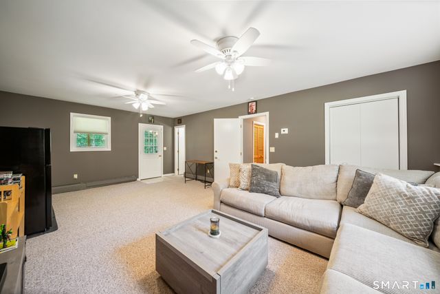 8 Wills Road, Newtown, CT 06470