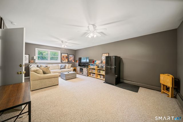 8 Wills Road, Newtown, CT 06470