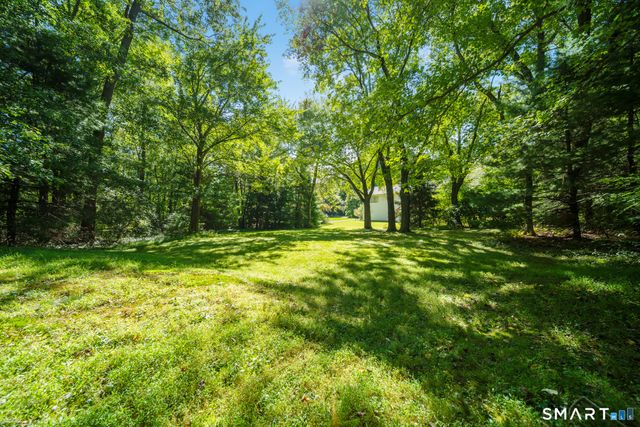 8 Wills Road, Newtown, CT 06470