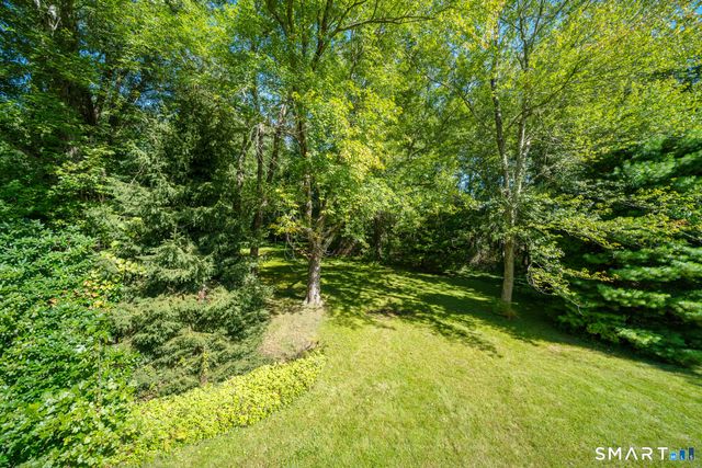 8 Wills Road, Newtown, CT 06470