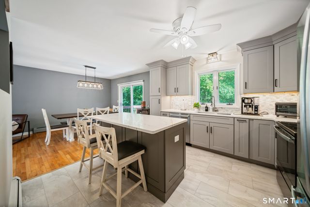 8 Wills Road, Newtown, CT 06470
