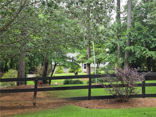 102 Thomas Drive, Dallas, GA 30157