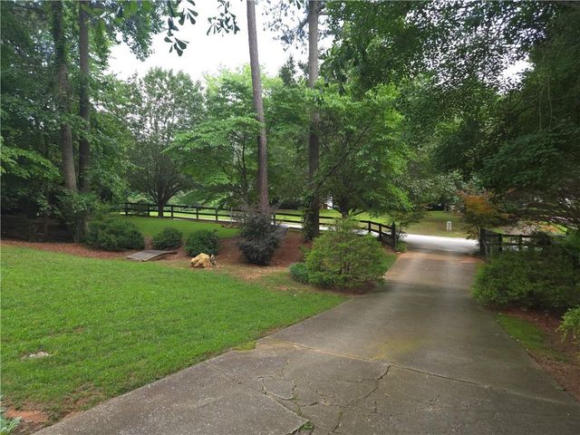 102 Thomas Drive, Dallas, GA 30157
